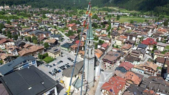 Two-Grove-all-terrain-cranes-team-up-to-repair-historic-Italian-church-1.jpg
